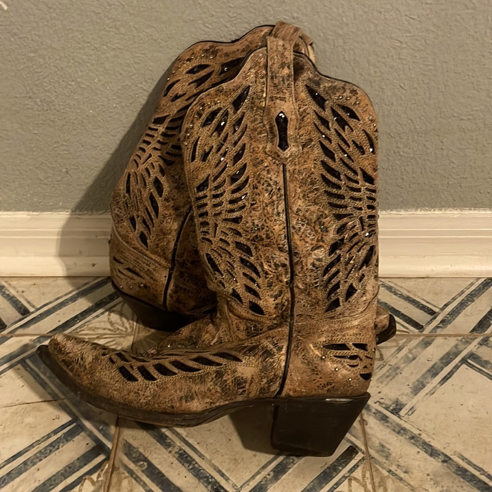 Corral boots